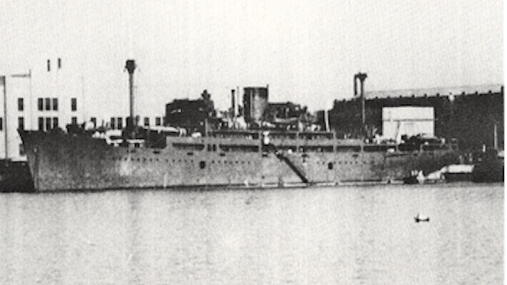 1945년 조선인 강제동원 피해자 등을 태우고 교토 앞바다에서 폭침한 일본 해군 수송선 우키시마호.한겨레 자료사진