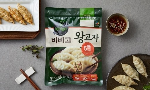 씹히는 고기 식감을 살려 냉동만두 시장 점유율 1위를 차지한 비비고 왕교자.CJ제일제당 누리집
