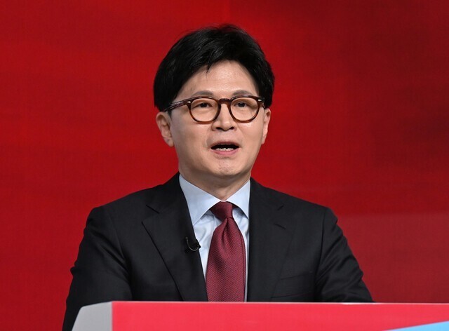 지난 20일 서울 강서구 아싸(ASSA)아트홀에서 열린 국민의힘 제21대 대통령 후보자 1차 경선 조별 토론회에서 B조 한동훈 후보가 발언하고 있다.국회사진기자단