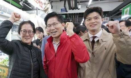 김문수, 35살 <b>김용태</b> 옆에 두고 “나는 이 나이 때 감옥에”