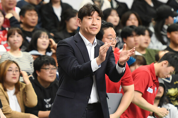 모비스 새 감독 양동근 “꿈만 꿨던 일…경험 핑계 대지 않고 최선 다하겠다”