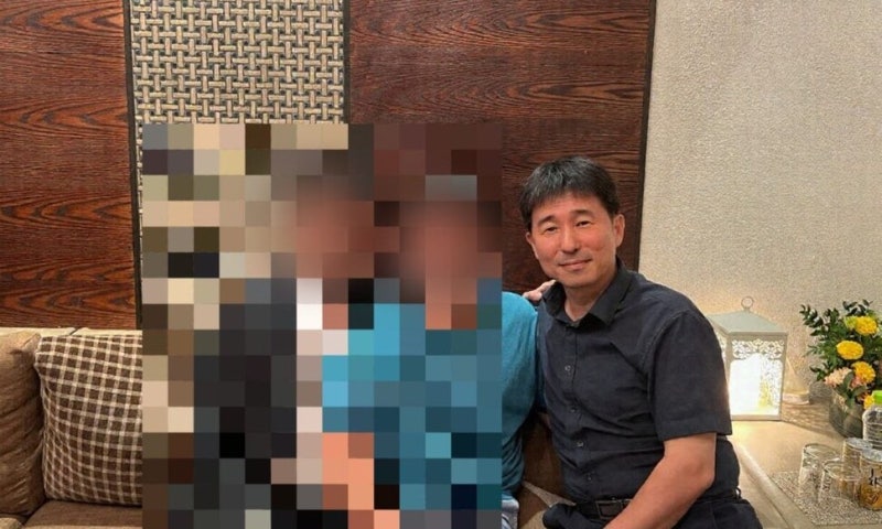 민주당, <b>지귀연</b> ‘접대 <b>의혹</b>’ <b>사진</b> 공개…“<b>룸살롱</b>서 삼겹살 먹나?”