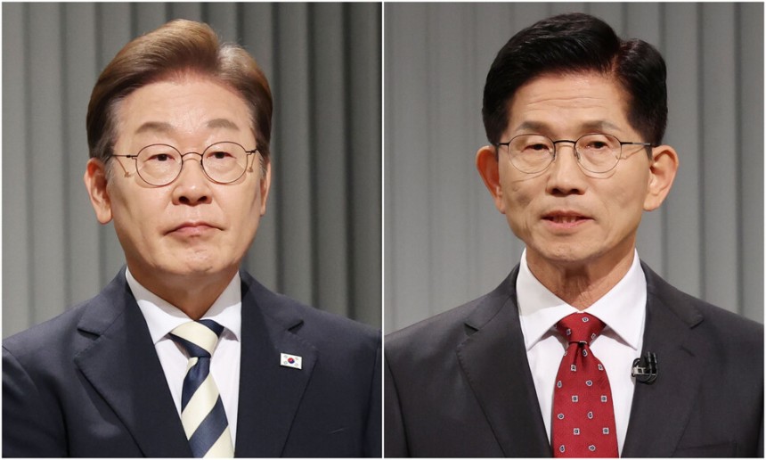 이재명 더불어민주당 대통령 후보(왼쪽)와 김문수 국민의힘 대통령 후보가 23일 저녁 서울 영등포구 KBS본관 스튜디오에서 열린 중앙선거방송토론위원회 주관 제21대 대통령선거 2차 후보자토론회 시작에 앞서 토론 준비를