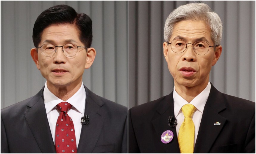 김문수 국민의힘 대통령 후보(왼쪽)와 권영국 민주노동당 대통령 후보가 23일 저녁 서울 영등포구 KBS본관 스튜디오에서 열린 중앙선거방송토론위원회 주관 제21대 대통령선거 2차 후보자토론회 시작에 앞서 토론 준비를 