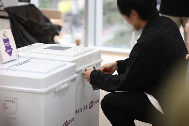 경찰 3만6천명 전국 투개표소에…<b>선거</b>일 오전 6시부터 <b>갑호비상</b>