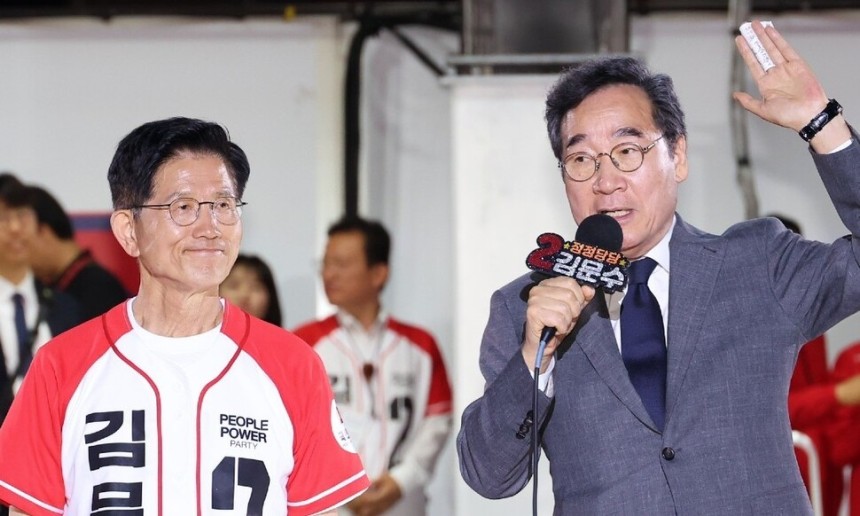 이낙연 새미래민주당 상임고문이 2일 서울시청 앞 서울광장에서 열린 국민의힘 김문수 대선후보 피날레 유세에서 발언하고 있다. 연합뉴스