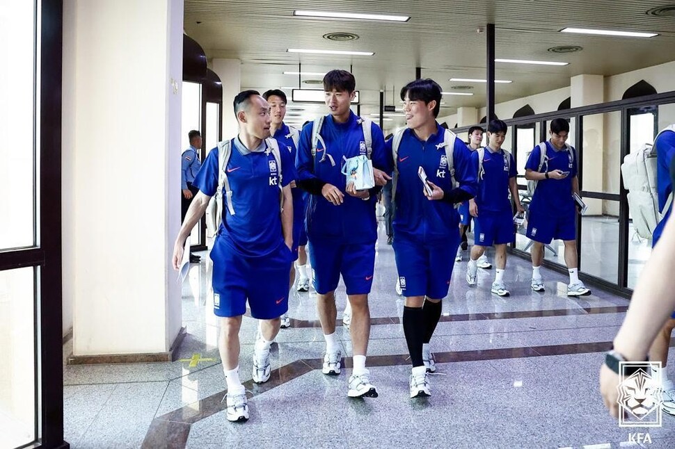 손흥민과 <b>축구대표팀</b> 이라크 도착…낮 기온 높아 야간 연습 예정