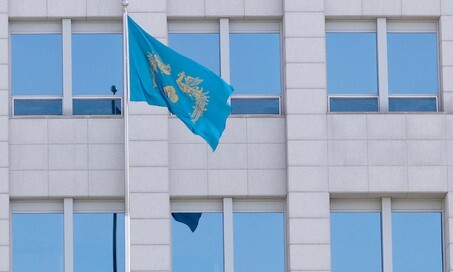 21대 이재명 대통령 임기가 시작된 4일 서울 용산 대통령실 청사에 봉황기가 게양돼 있다. 연합뉴스