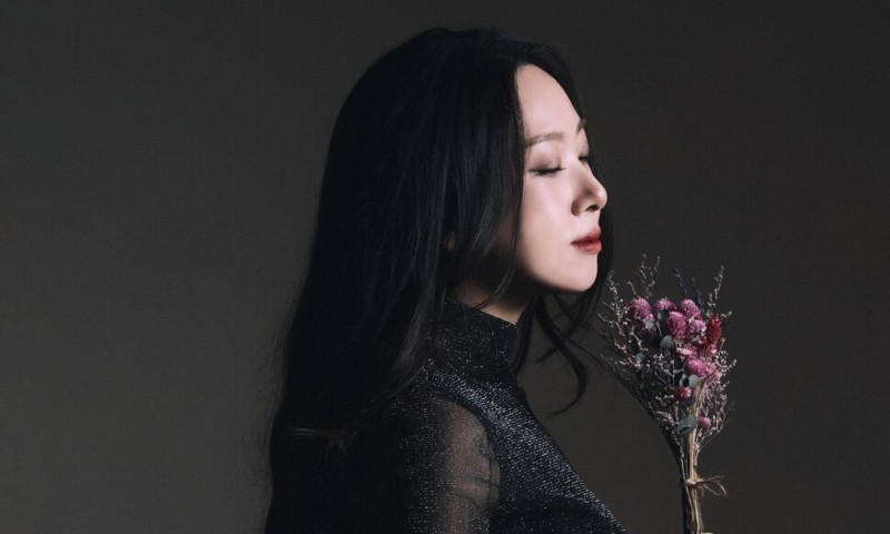 재즈로 감칠맛 입힌 마리아 킴 ‘어머님 전상서’…익숙한 스윙감 별미