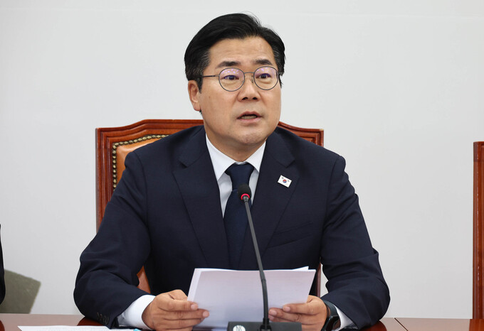 박찬대 더불어민주당 당대표 직무대행 겸 원내대표가 12일 오전 국회에서 고별 기자간담회를 하고 있다. 윤운식 선임기자 yws@hani.co.kr