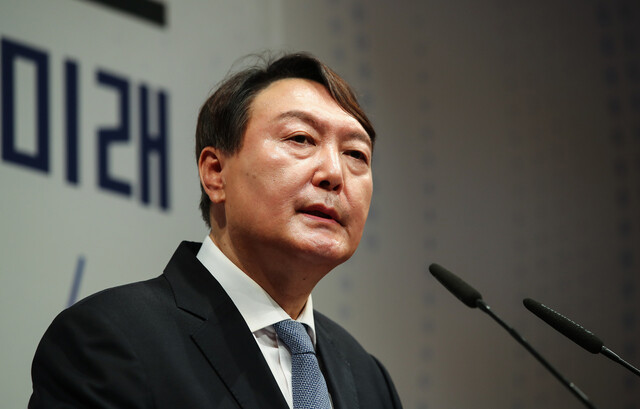 윤석열 전 검찰총장이 2021년 6월29일 서울 서초구 매헌 윤봉길 의사 기념관에서 대선 출마 기자회견을 하고 있다. 연합뉴스