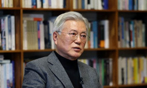 문재인 전 대통령이 지난 2월7일 경남 양산시 평산마을 자택에서 한겨레와 인터뷰하고 있다. 강창광 선임기자 chang@hani.co.kr