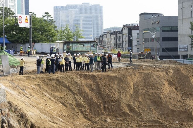 <b>김동연</b> 지사, 붕괴 신안산선 복구현장 찾아 “호우 대비 철저” 당부