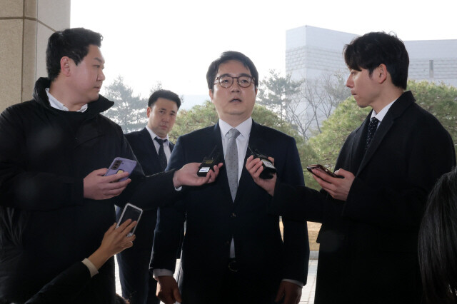 심우정 검찰총장이 지난 3월10일 오전 서울 서초구 대검찰청으로 출근하며 기자들의 질문에 답하고 있다. 김혜윤 기자 unique@hani.co.kr