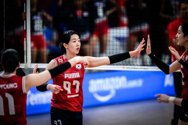 한국 여자배구, 도미니카에 아쉬운 역전패… VNL 1승 7패