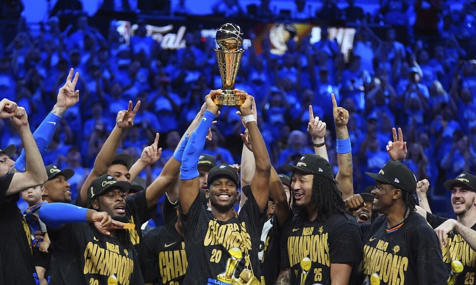 NBA 오클라호마시티 창단 첫 <b>우승</b>…<b>길저스-알렉산더</b> MVP