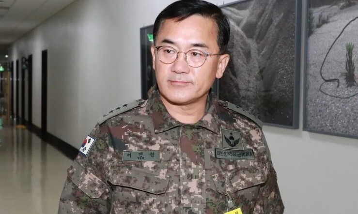 여인형 전 국군방첩사령관이 지난해 12월7일 국회 정보위원회 전체회의에 출석하고 있다. 공동취재사진