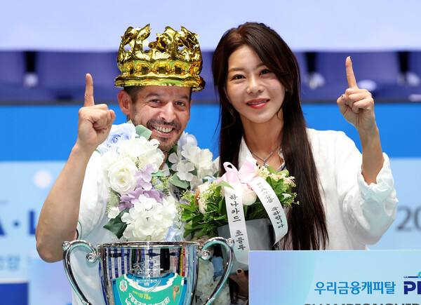 택시·버스 몰며 선수생활 <b>초클루</b>의 ‘코리안 드림’…<b>산체스</b> 꺾고 통산...