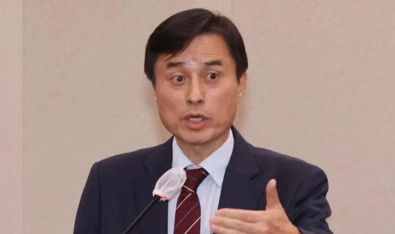내란 특검, <b>김용현</b> 증거인멸 우려로 <b>재구속 심문</b> 재판부에 의견 제출