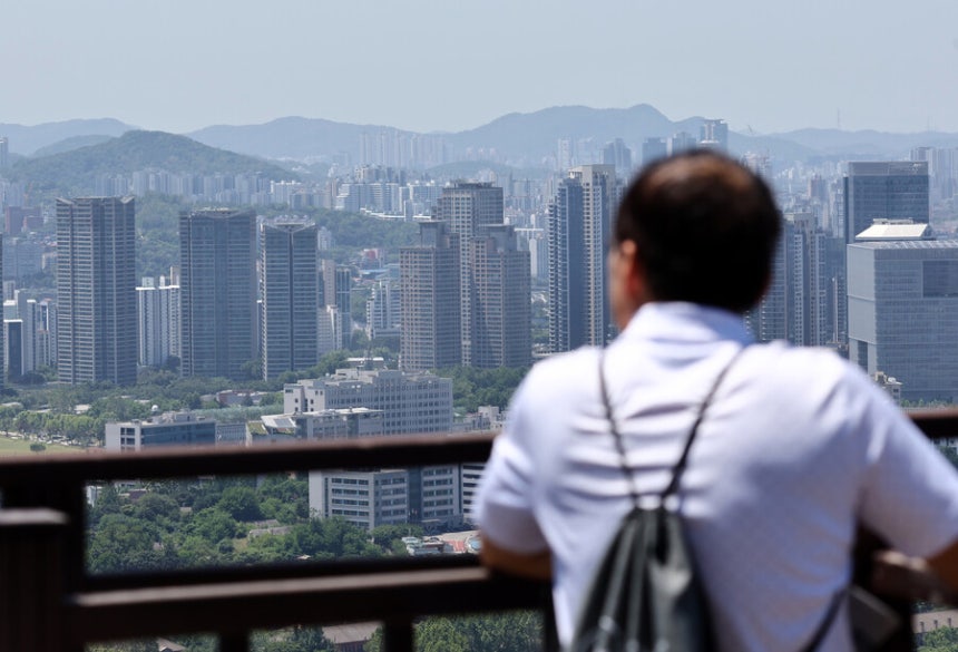 서울 남산에서 바라본 아파트 등 모습. 연합뉴스