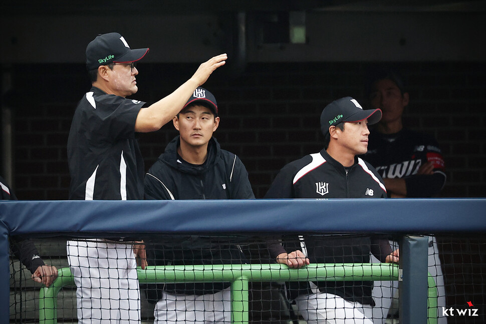 <b>이종범</b> KT 코치, 시즌 중 팀 떠나 ‘<b>최강야구</b>’ <b>합류</b> 예정