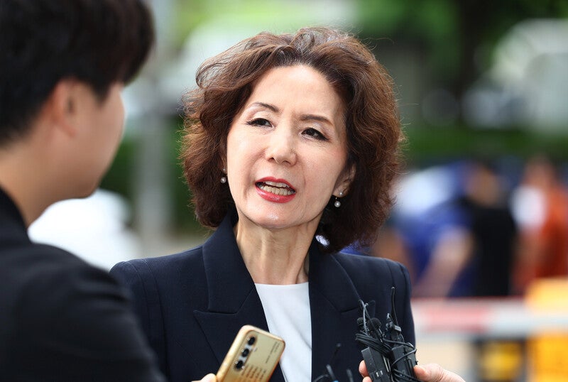 첫 출근 <b>이진숙</b> 교육장관 후보자 “<b>서울대 10개</b> 만들면 입시경쟁 약화”