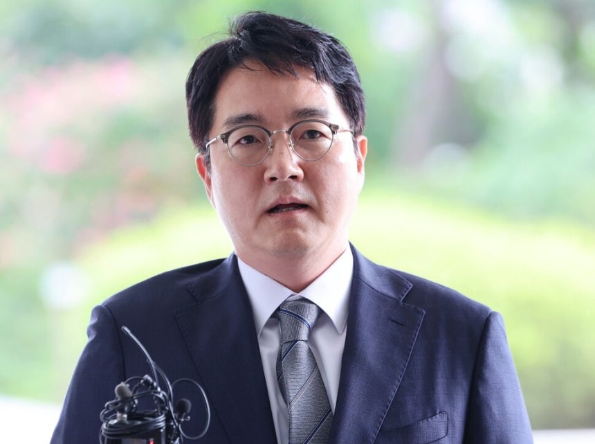 심우정 검찰총장 후보자가 지난해 8월12일 오후 서초구 서울고등검찰청에 마련된 인사청문회 준비단 사무실로 출근하며 취재진 질문에 답하고 있다. 연합뉴스