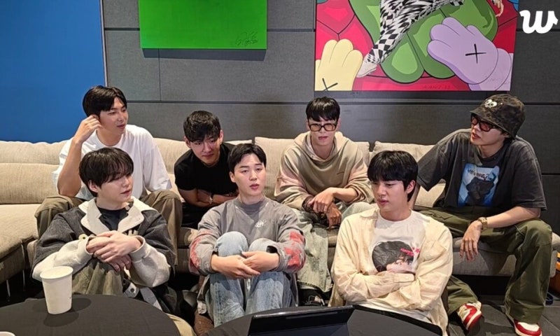 BTS 내년 봄 완전체 앨범 발표 “초심으로 돌아갈 것”