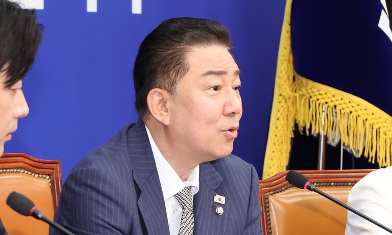 김병기 더불어민주당 대표 직무대행 겸 원내대표가 2일 국회에서 열린 최고위원회의에서 발언하고 있다. 연합뉴스