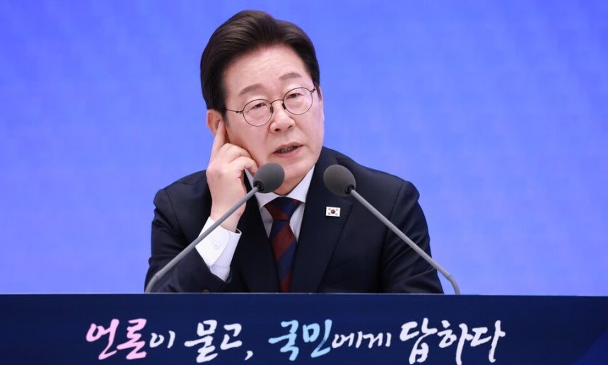이재명 대통령이 3일 청와대 영빈관에서 열린 ‘대통령의 30일, 언론이 묻고 국민에게 답하다’ 기자회견에서 발언하고 있다. 연합뉴스