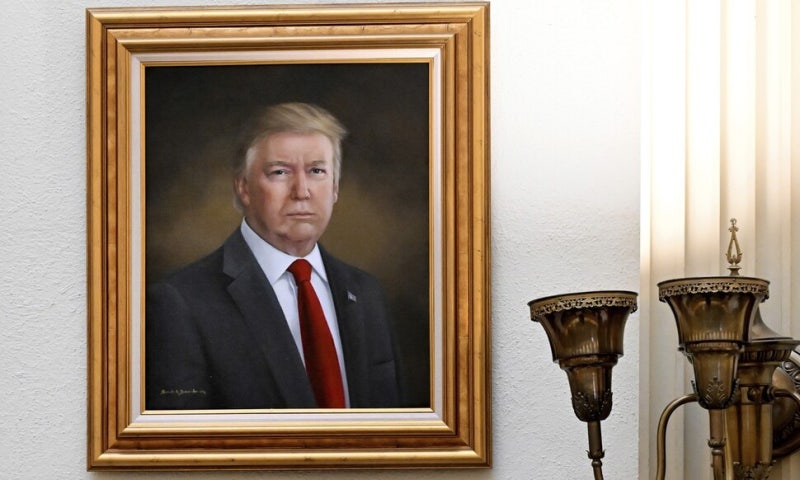 트럼프 “오바마만 못해” 불만에 바뀐 새 초상화 보니