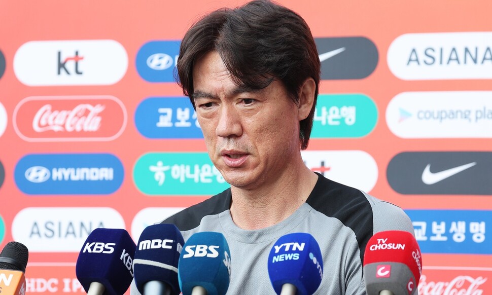 폭염 속 동아시안컵 첫 소집 훈련…홍명보 “테스트 전쟁 시작”