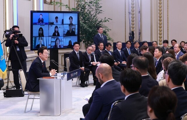 이 대통령 “북한과 대화 단절은 바보짓…한미공조 바탕 관계 개선”