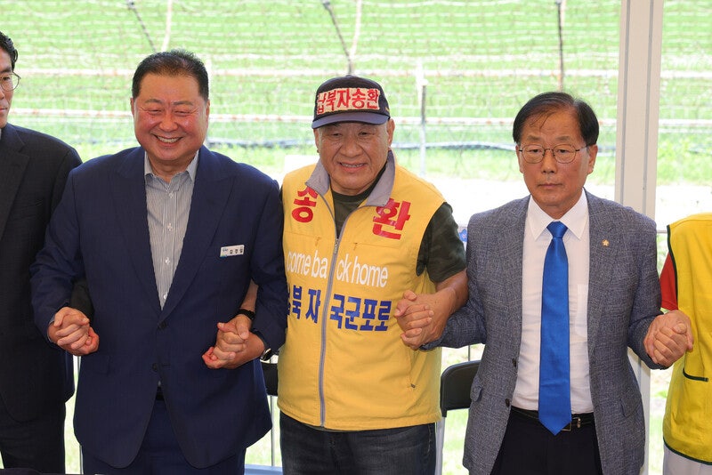 납북자가족단체 “<b>대북전단 살포 중단</b>…다른 단체도 동참해야”