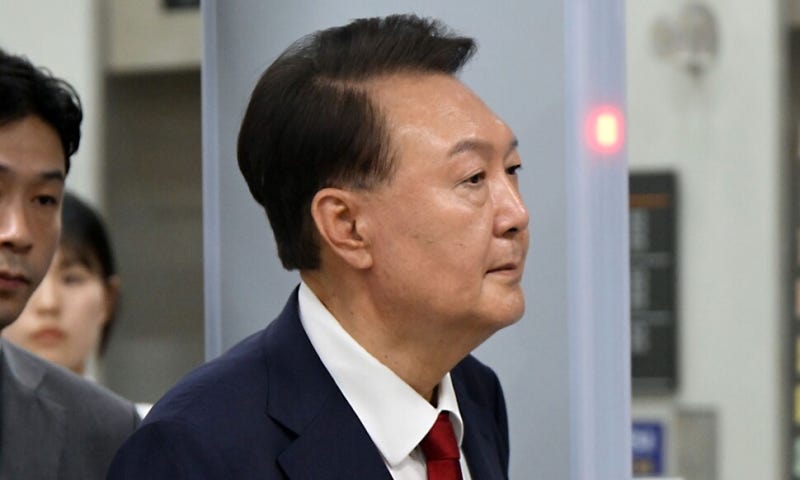 <b>윤석열</b>, 재구속 첫날 ‘건강 이유’로 <b>내란 재판 불출석</b>