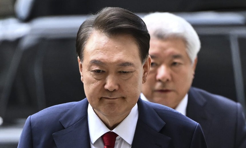 윤석열 전 대통령이 9일 서울 서초구 서울중앙지방법원에서 구속 전 피의자심문(영장실질심사)을 받기 위해 출석하고 있다. 공동취재사진