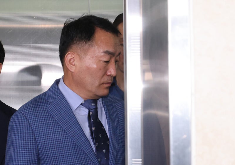 채 상병 <b>특검</b>, <b>김계환</b> 전 <b>해병</b>대사령관 <b>재소환</b>…격노설·모해위증 혐의...