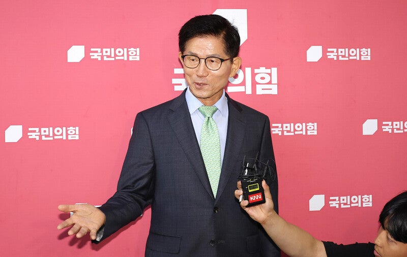 <b>김문수</b> “<b>이재명</b> 총통 <b>독재</b> 막겠다”…국힘 당 대표 출마