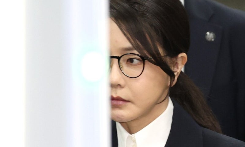 김건희 <b>구속</b>영장 발부…<b>전직 대통령 부부</b> 첫 동시 수감