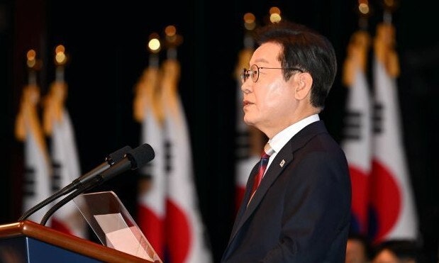 이 대통령, 김정은 ‘적대적 두 국가’론에 ‘통일 지향 특수 관계’로 손짓