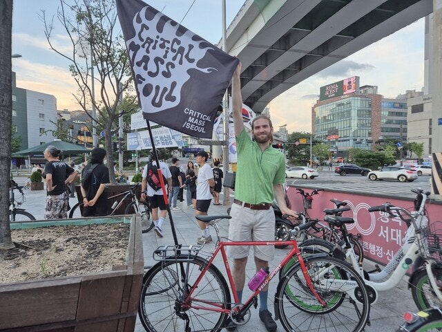 “언젠가 서울 도로에도”…차의 도시에 자전거 40대가 모인 이유