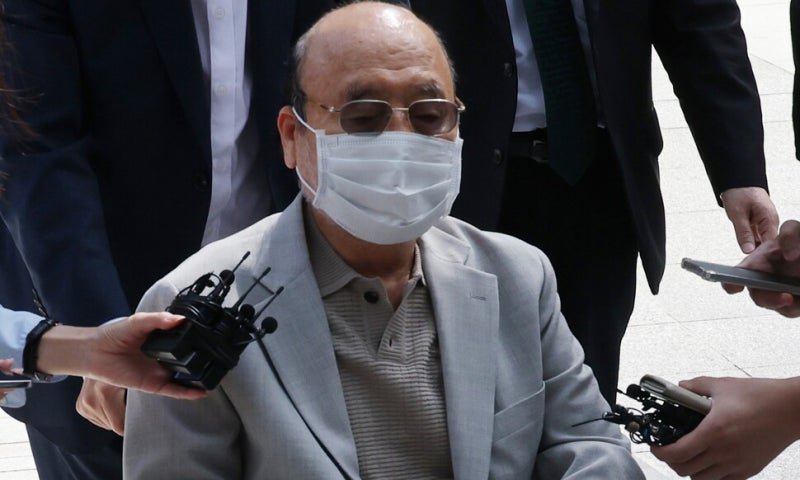 속도내는 김건희 특검…서희건설 이봉관 7시간 조사, 한학자 8일 소환