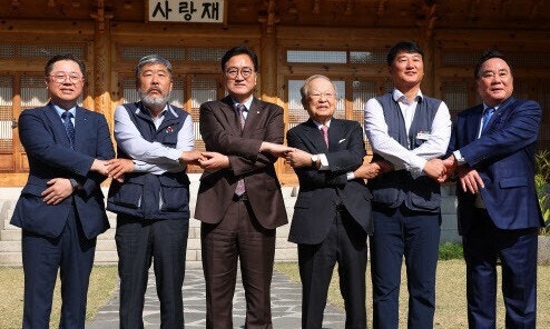 민주노총, 국회 주도 ‘노사정 대화’엔 들어갈까…내일 결정