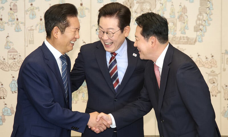 여야 대표, 이 대통령과 회동서 ‘<b>민생경제협의체</b>’ <b>구성 합의</b>