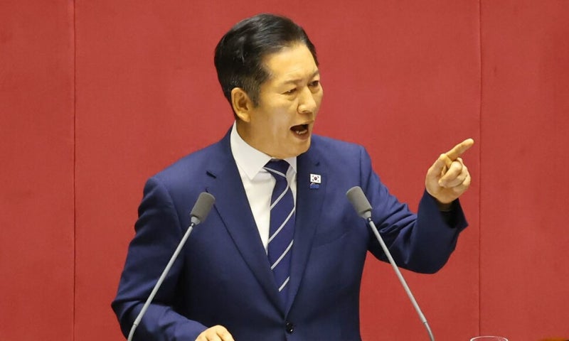 <b>정청래</b>, 국힘 향해 “내란 세력 단절 못 하면 정당해산 될 것”