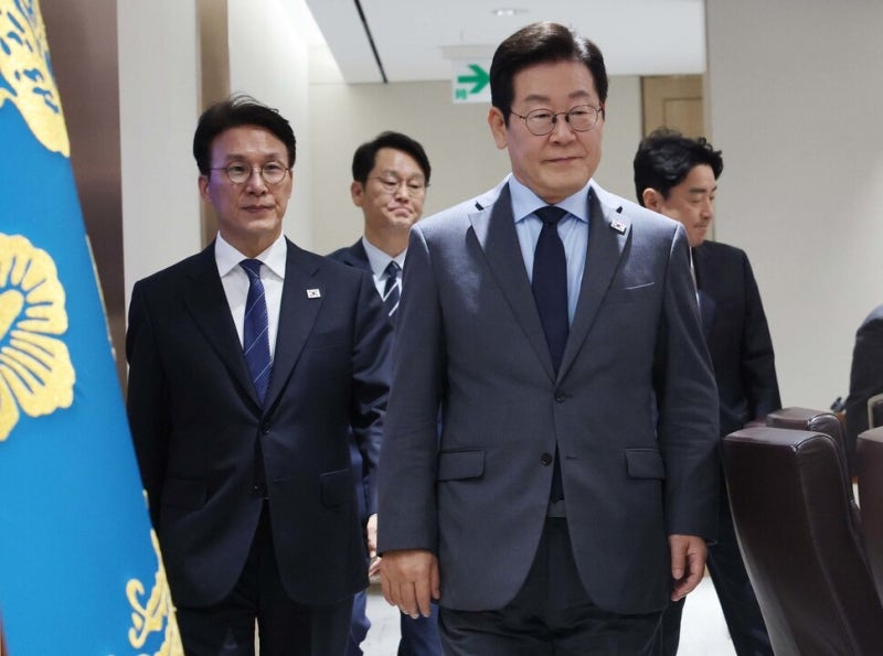 시간은 개혁의 편이 아니다 [아침햇발]