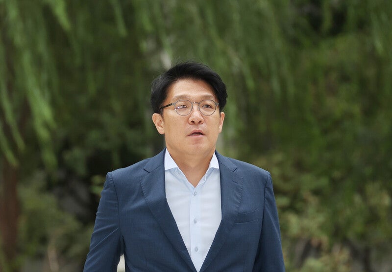 [속보] ‘이우환 그림’ <b>김상민 구속영장</b> 청구…청탁 대상자 김건희 적...