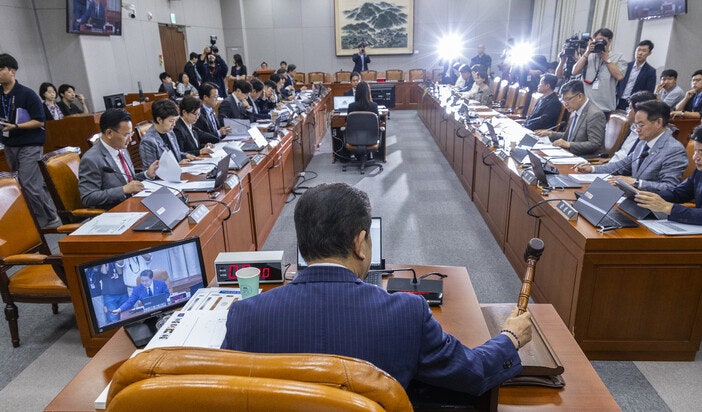 출석 드문 민정수석도 나오는데…김현지 비�서관, 이례적 국감 불참 논란