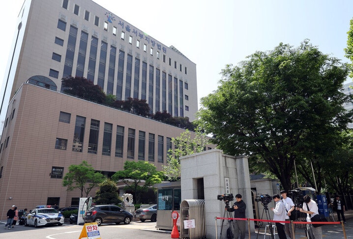 도주 <b>16년 만에</b> 붙잡힌 <b>살인미수</b> 70대, 1심서 징역 10년