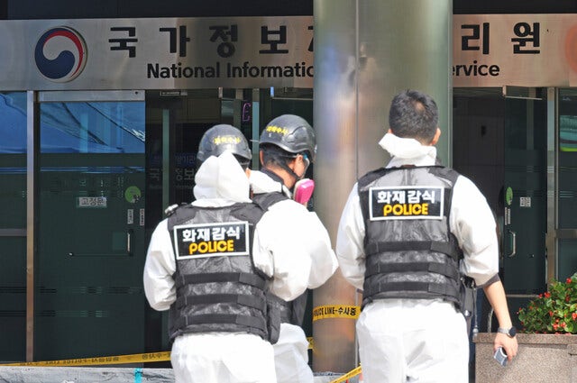 [단독] 국정자원 화재, 배터리 옮기며 ‘제조사 협조 요청’ 절차 어겼다